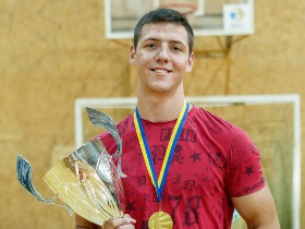 Золотой Век дозаявив вихованця кропивницького баскетболу